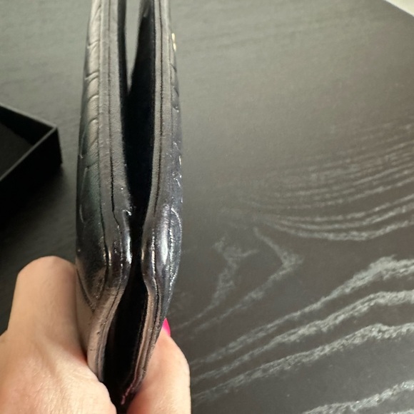 EUC Chanel Camelia wallet- no wear on edges- black. - Picture 9 of 10